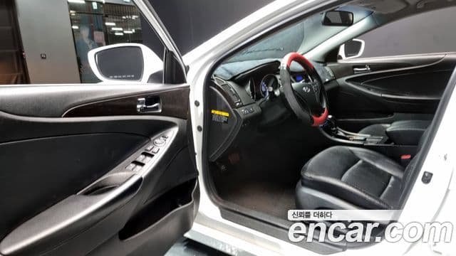 Hyundai YF Sonata Luxury, 2012 11