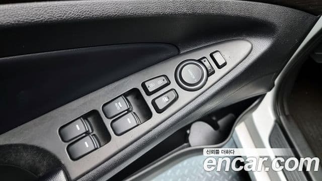 Hyundai YF Sonata Luxury, 2012 17