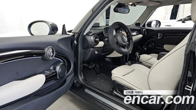 Mini Cooper S 3세대, 2023 10