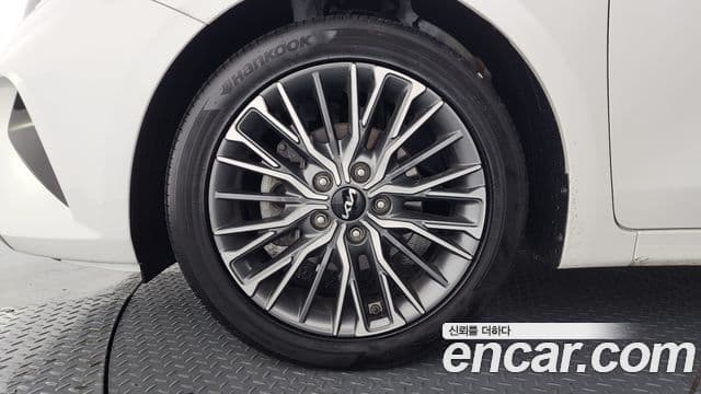 Kia The / новый New K3 2세대 Signature, 2022 все фото