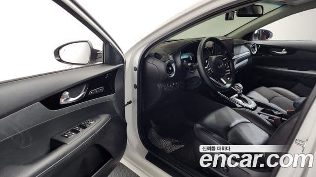 Kia The / новый New K3 2세대 Signature, 2022 10