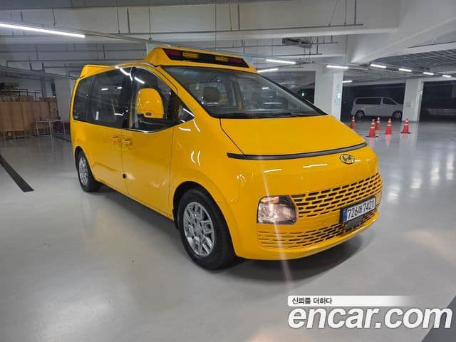 Hyundai Staria 15인승, 2024 2