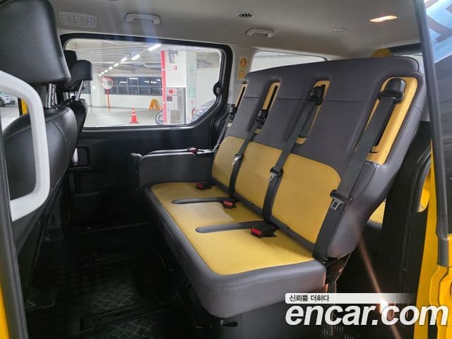 Hyundai Staria 15인승, 2024 10