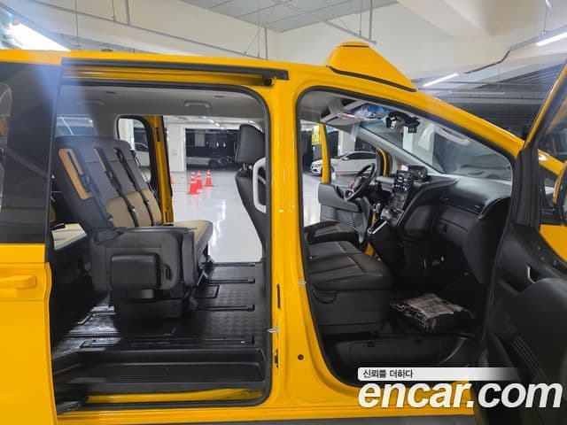 Hyundai Staria 15인승, 2024 13