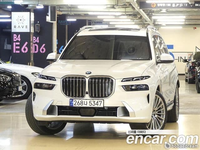 BMW X7 (G07) xDrive 40i Design Pure Excellence 6인승, 2024 1
