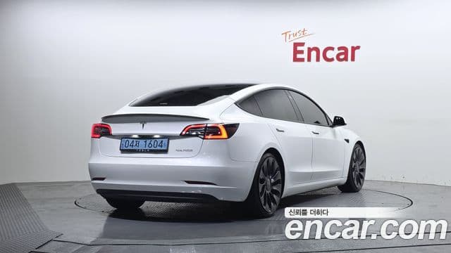 Tesla модель 3 performance AWD, 2022 2
