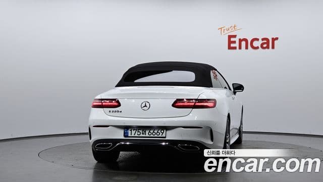 Mercedes-Benz E-класс W213 E220d кабриолет, 2018 4