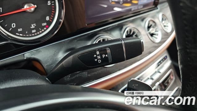 Mercedes-Benz E-класс W213 E220d кабриолет, 2018 9