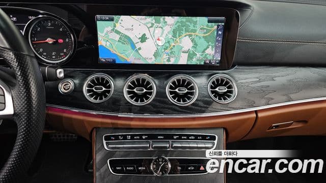 Mercedes-Benz E-класс W213 E220d кабриолет, 2018 14