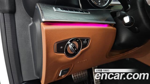 Mercedes-Benz E-класс W213 E220d кабриолет, 2018 18