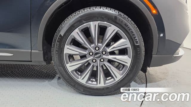 Lincoln Corsair 2.0 Reserve AWD, 2021 все фото