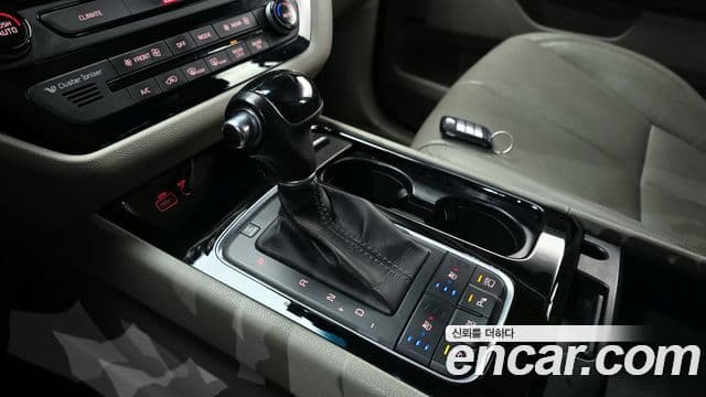 Kia All New Carnival Noblesse, 2015 9