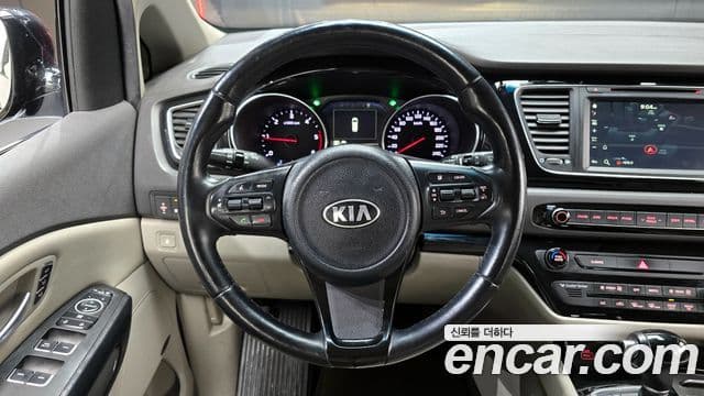 Kia All New Carnival Noblesse, 2015 13
