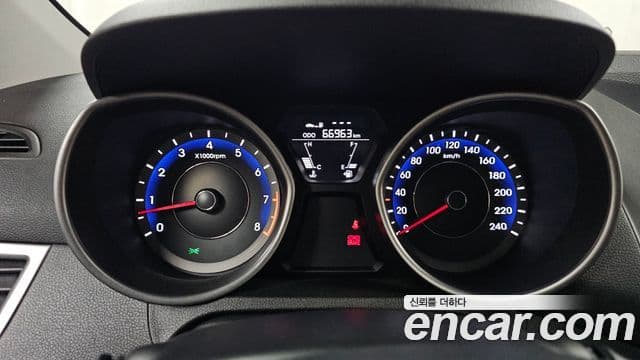 Hyundai Avante MD M16 GDI Deluxe, 2011 8