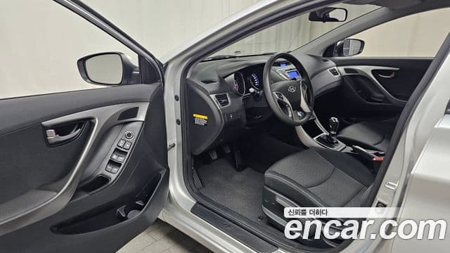 Hyundai Avante MD M16 GDI Deluxe, 2011 10