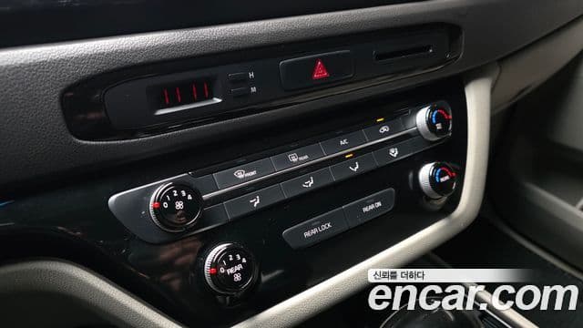 Kia All New Carnival 11인승 Deluxe, 2015 17