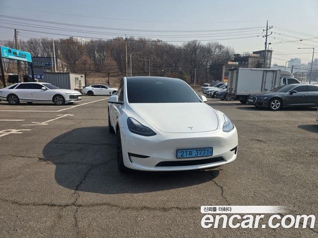 Tesla модель Y, 2024 1