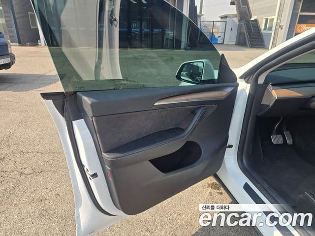 Tesla модель Y, 2024 9