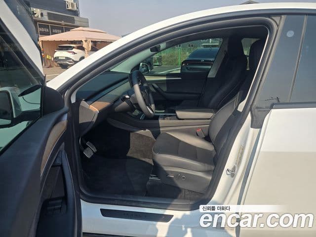 Tesla модель Y, 2024 10