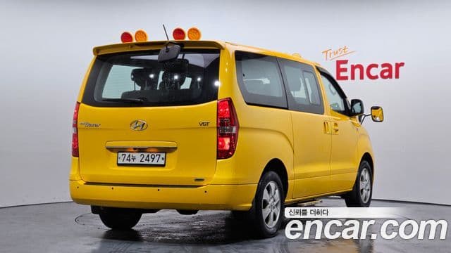 Hyundai Grand Starex 4WD детский перевозочный автомобиль, 2017 2