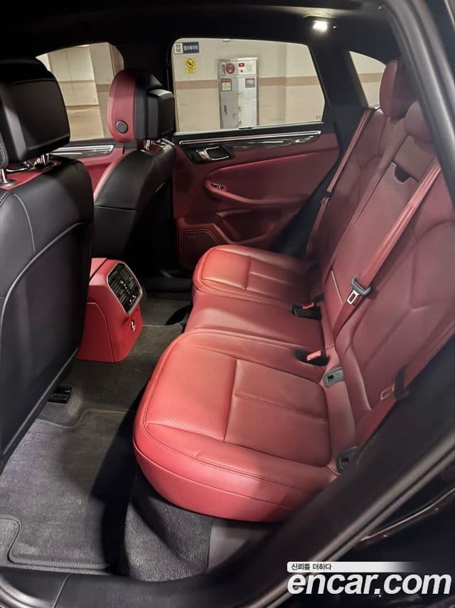 Porsche Macan 95B, 2023 7