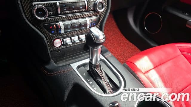 Ford Mustang купе, 2019 9