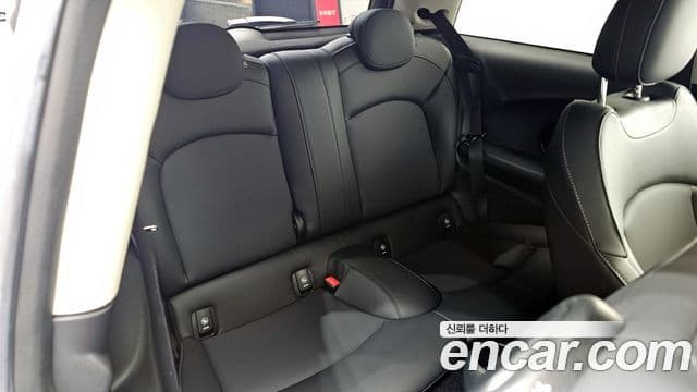 Mini Cooper 3세대, 2023 12