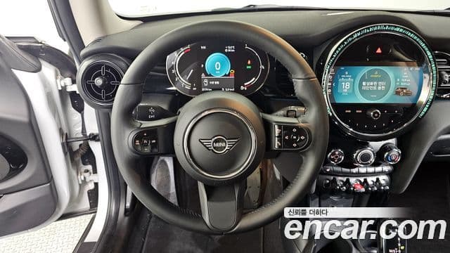 Mini Cooper 3세대, 2023 13