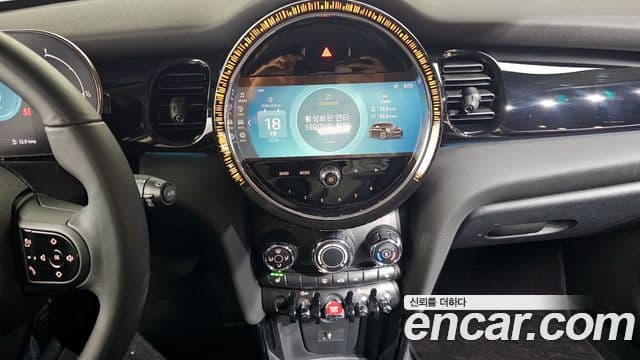 Mini Cooper 3세대, 2023 14