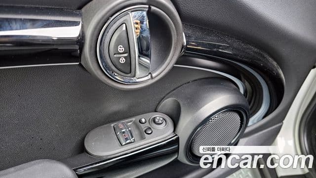 Mini Cooper 3세대, 2023 17