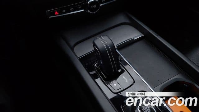 Volvo S60 3세대 B5 R-Design, 2022 9