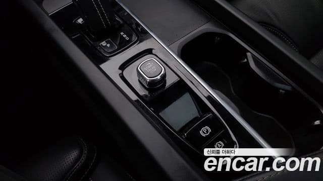 Volvo S60 3세대 B5 R-Design, 2022 19