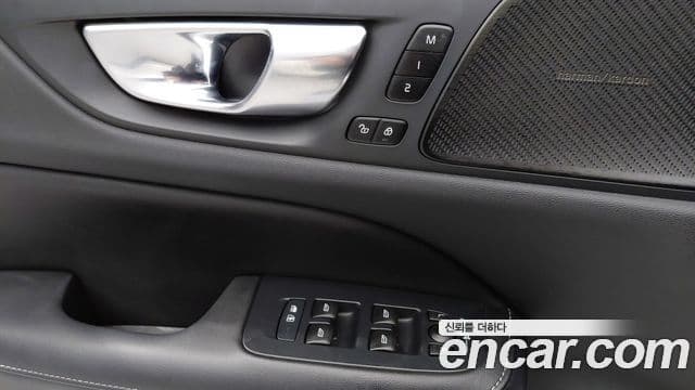 Volvo S60 3세대 B5 R-Design, 2022 20