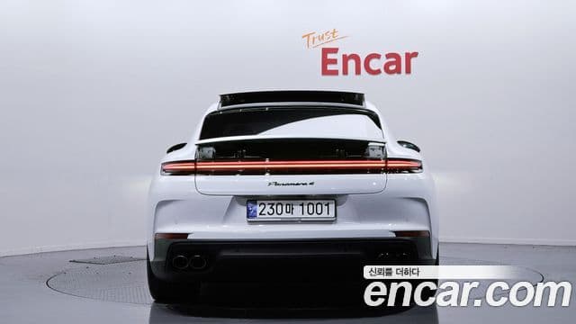 Porsche Panamera (976), 2024 4