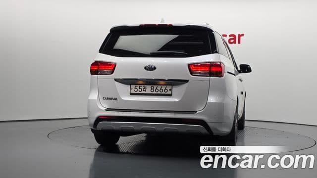 Kia All New Carnival Noblesse, 2015 4