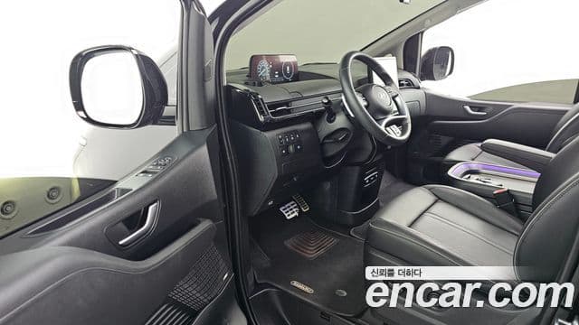 Hyundai Staria Inspiration, 2025 11