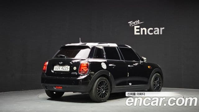 Mini Cooper 3세대, 2017 2