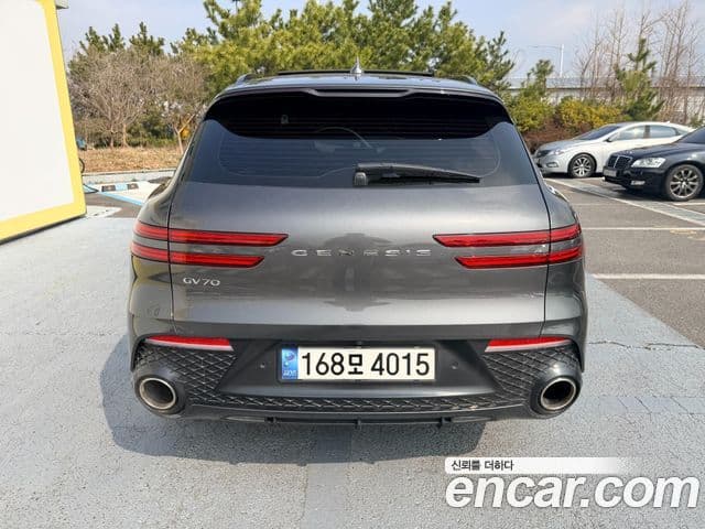 Genesis GV70, 2022 4