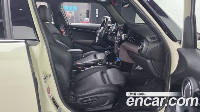 Mini Cooper 3세대, 2017 11