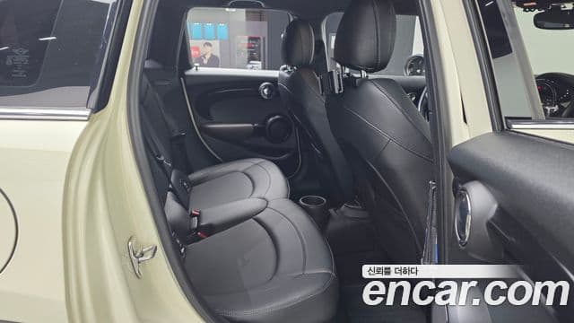 Mini Cooper 3세대, 2017 12