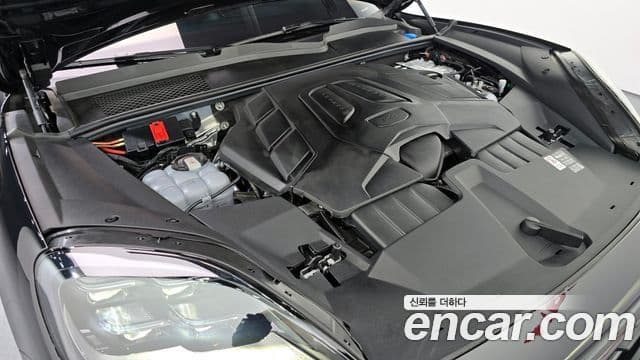 Porsche Cayenne (PO536) 3.0 S E-гибрид купе, 2025 6