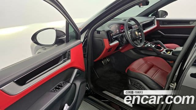 Porsche Cayenne (PO536) 3.0 S E-гибрид купе, 2025 10