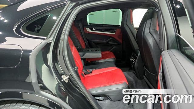Porsche Cayenne (PO536) 3.0 S E-гибрид купе, 2025 12