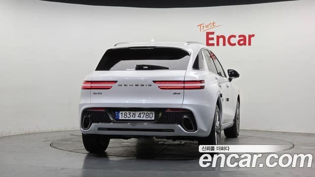 Genesis GV70, 2023 4