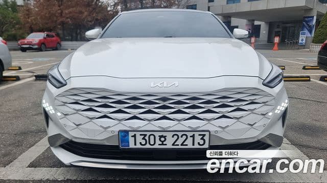 Kia K8 гибрид Signature, 2023 1