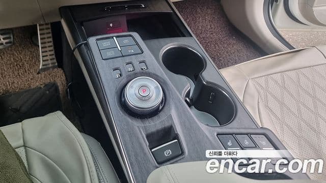 Kia K8 гибрид Signature, 2023 12