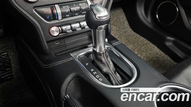 Ford Mustang GT кабриолет, 2020 9