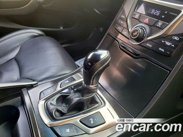 Hyundai Grandeur HG Premium, 2014 9