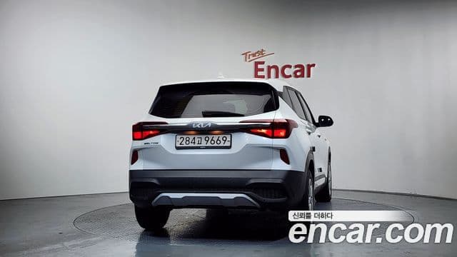 Kia Seltos Trendy, 2023 4