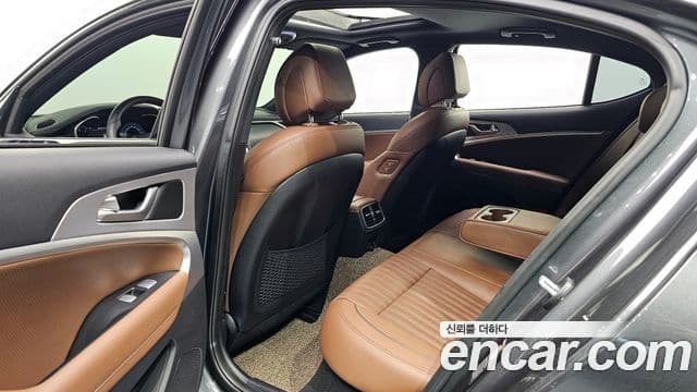 Genesis G70 Elite, 2019 12